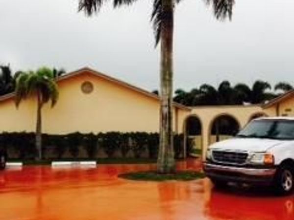12420 Peconic Court, Unit 12424, Wellington, FL 33414