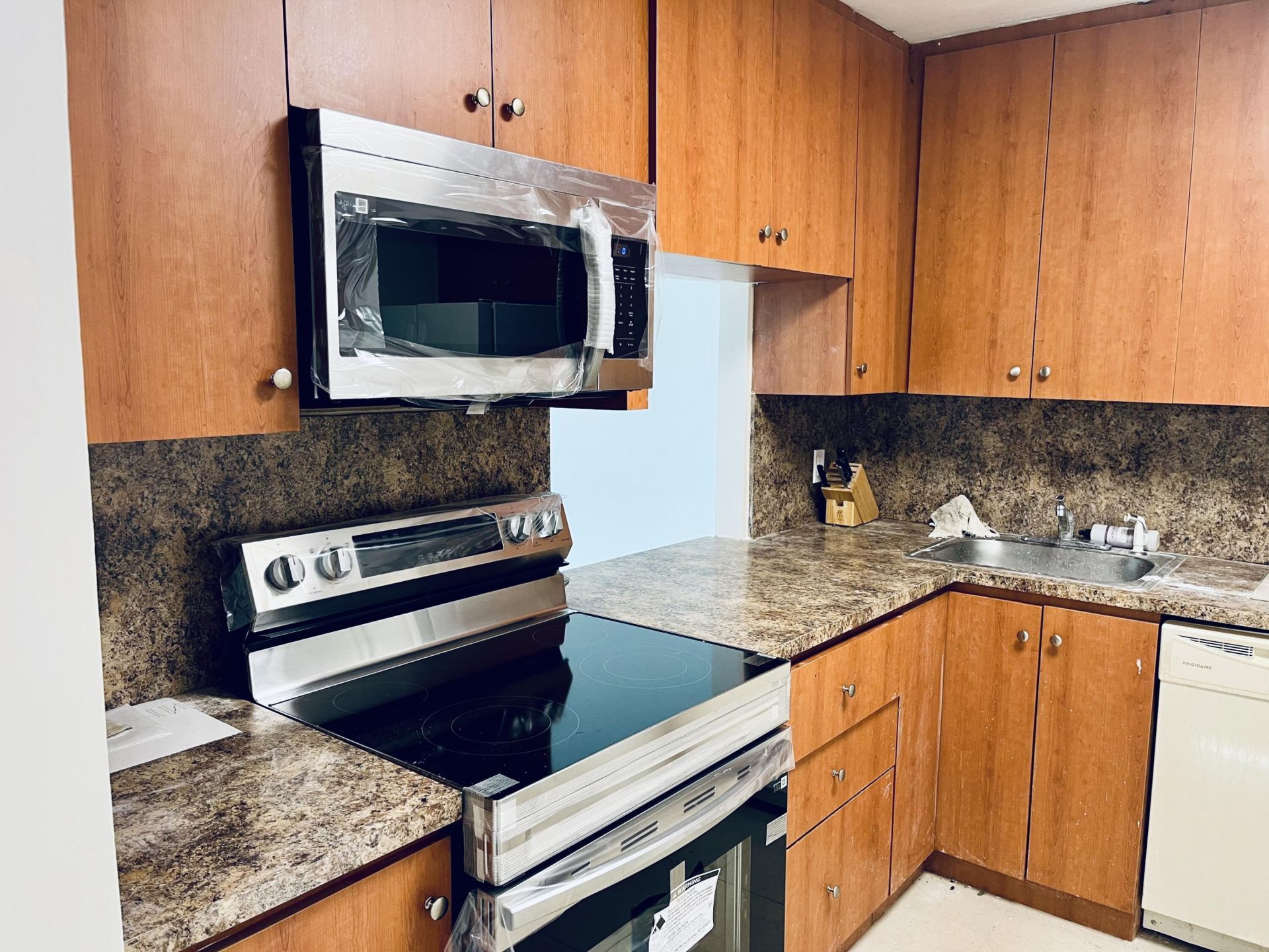 1801 S Ocean Drive, Unit 633, Hallandale Beach, FL 33009 Photo