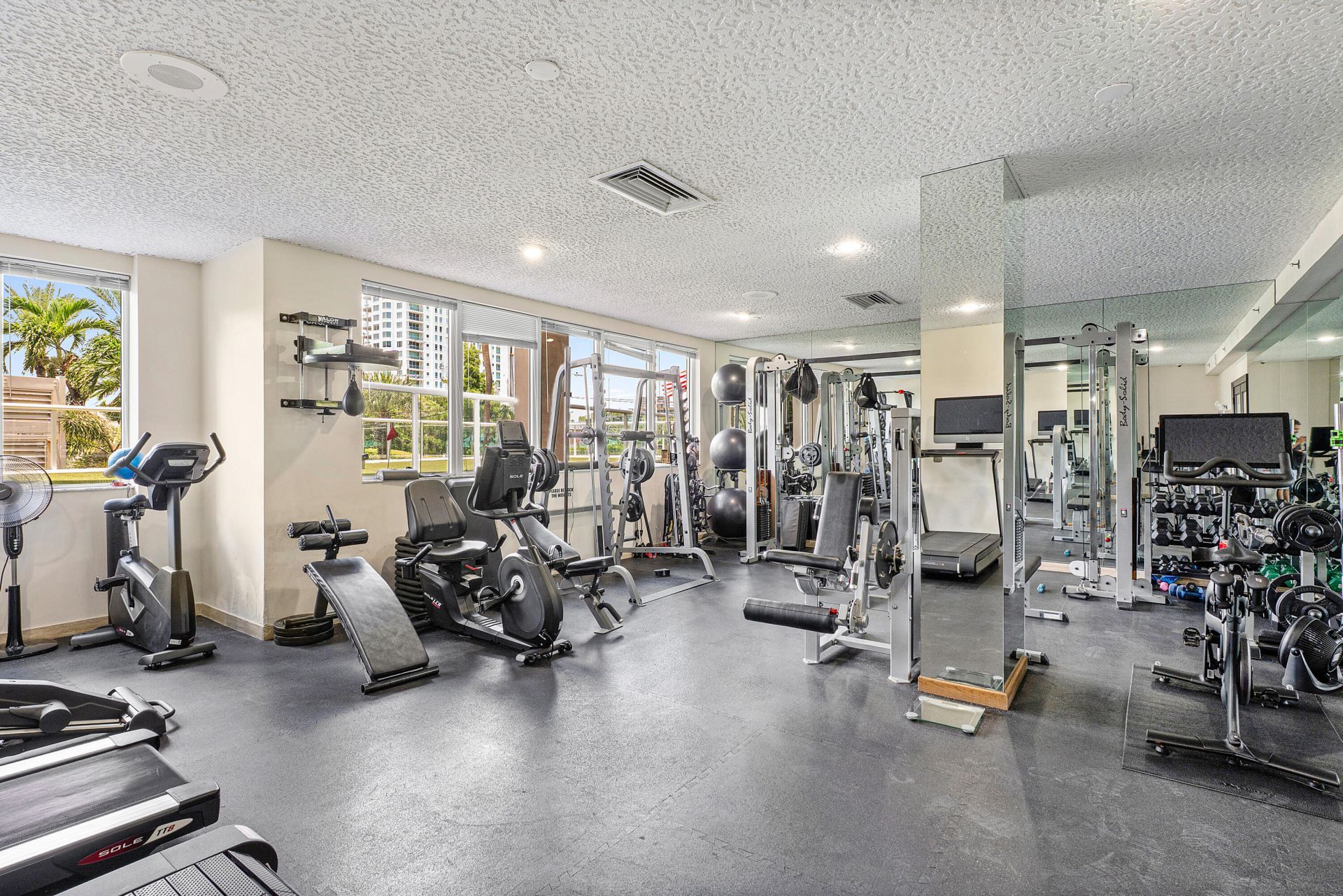 3000 Holiday Drive, Unit 1803, Fort Lauderdale, FL 33316 Photo