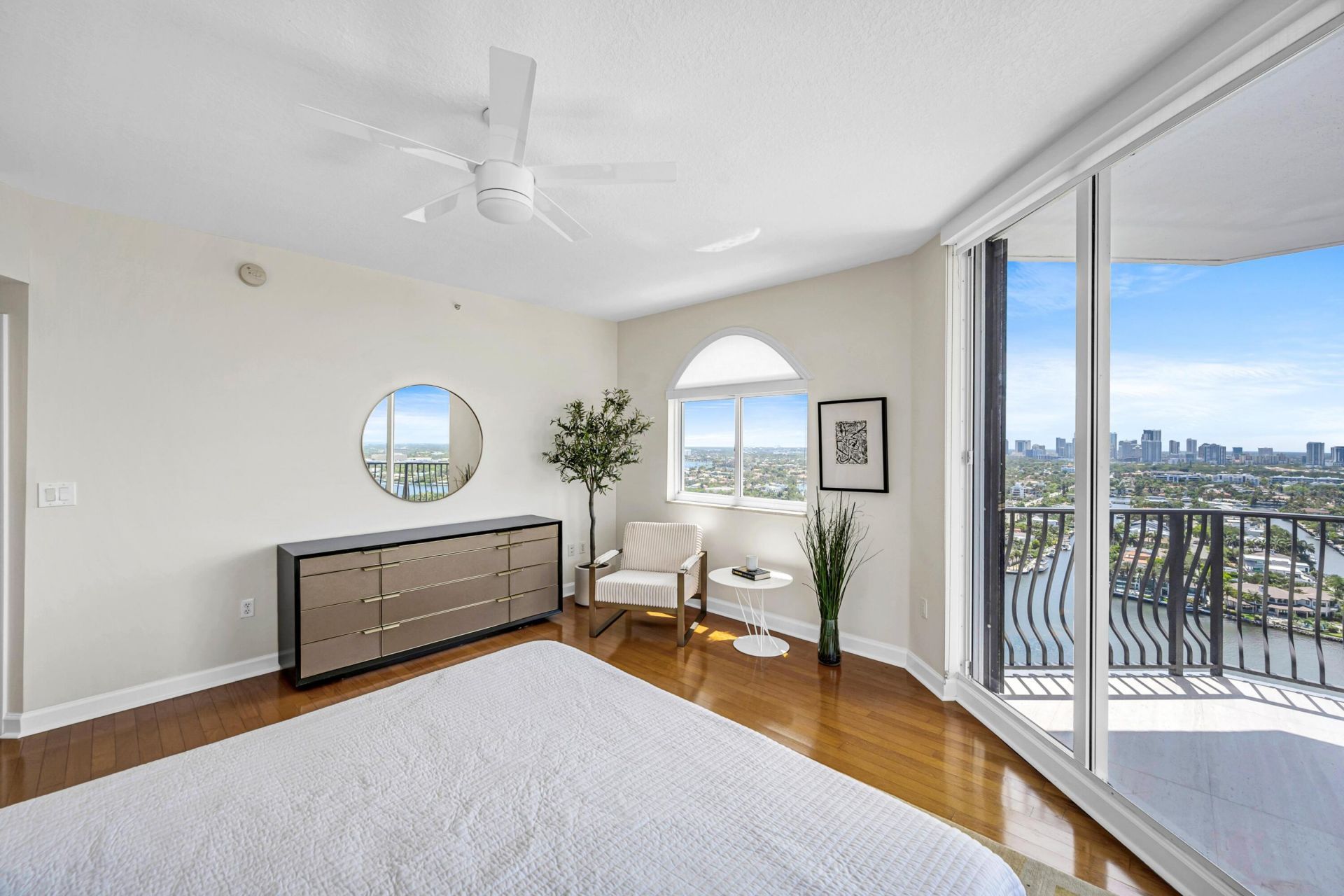 100 S Birch Road, Unit 2505d, Fort Lauderdale, FL 33316 Photo