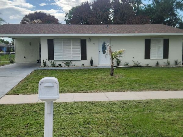 738 SW Ravenswood Lane, Port St. Lucie, FL 34983