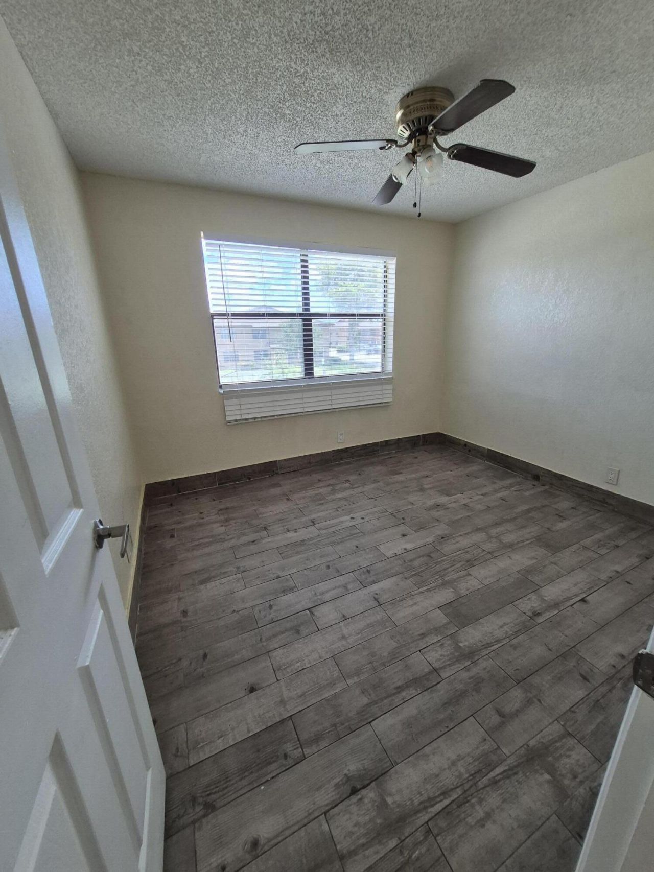 10039 Winding Lake Road, Unit 202, Sunrise, FL 33351 Photo