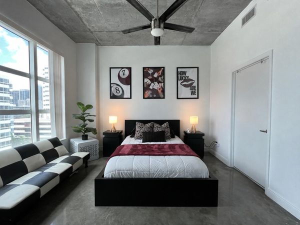 313 NE 2nd Street, Unit 902, Fort Lauderdale, FL 33301
