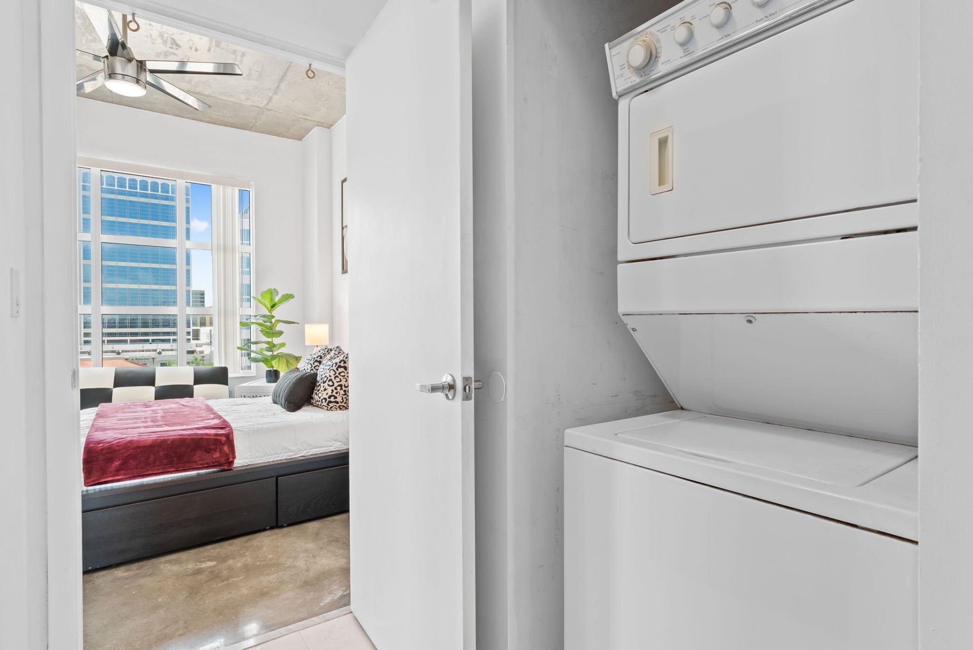 313 NE 2nd Street, Unit 902, Fort Lauderdale, FL 33301 Photo