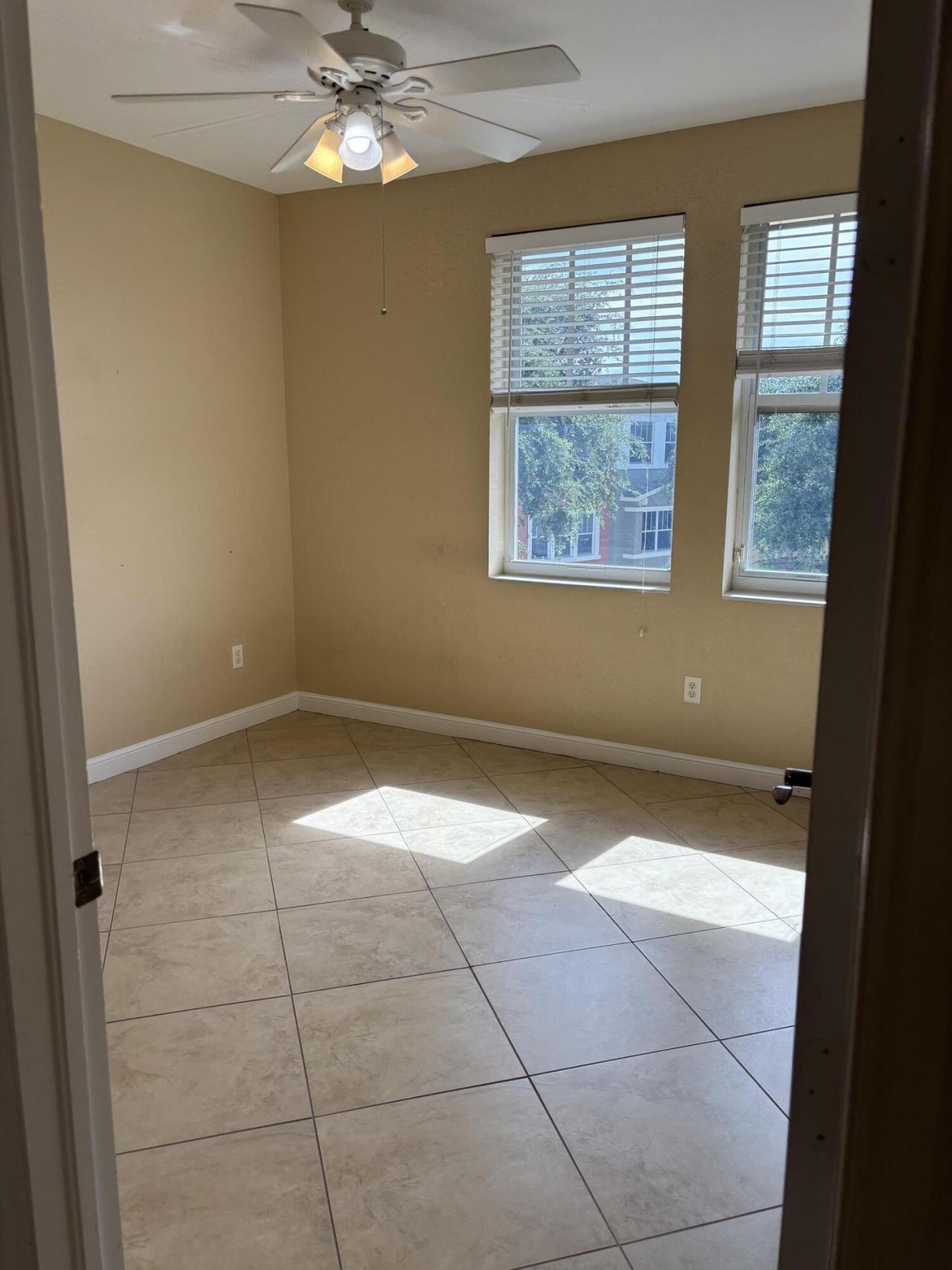 590 Amador Lane, Unit 5, West Palm Beach, FL 33401 Photo