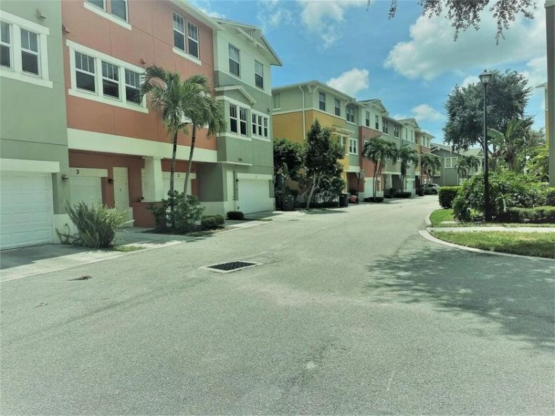 590 Amador Lane, Unit 5, West Palm Beach, FL 33401 Photo
