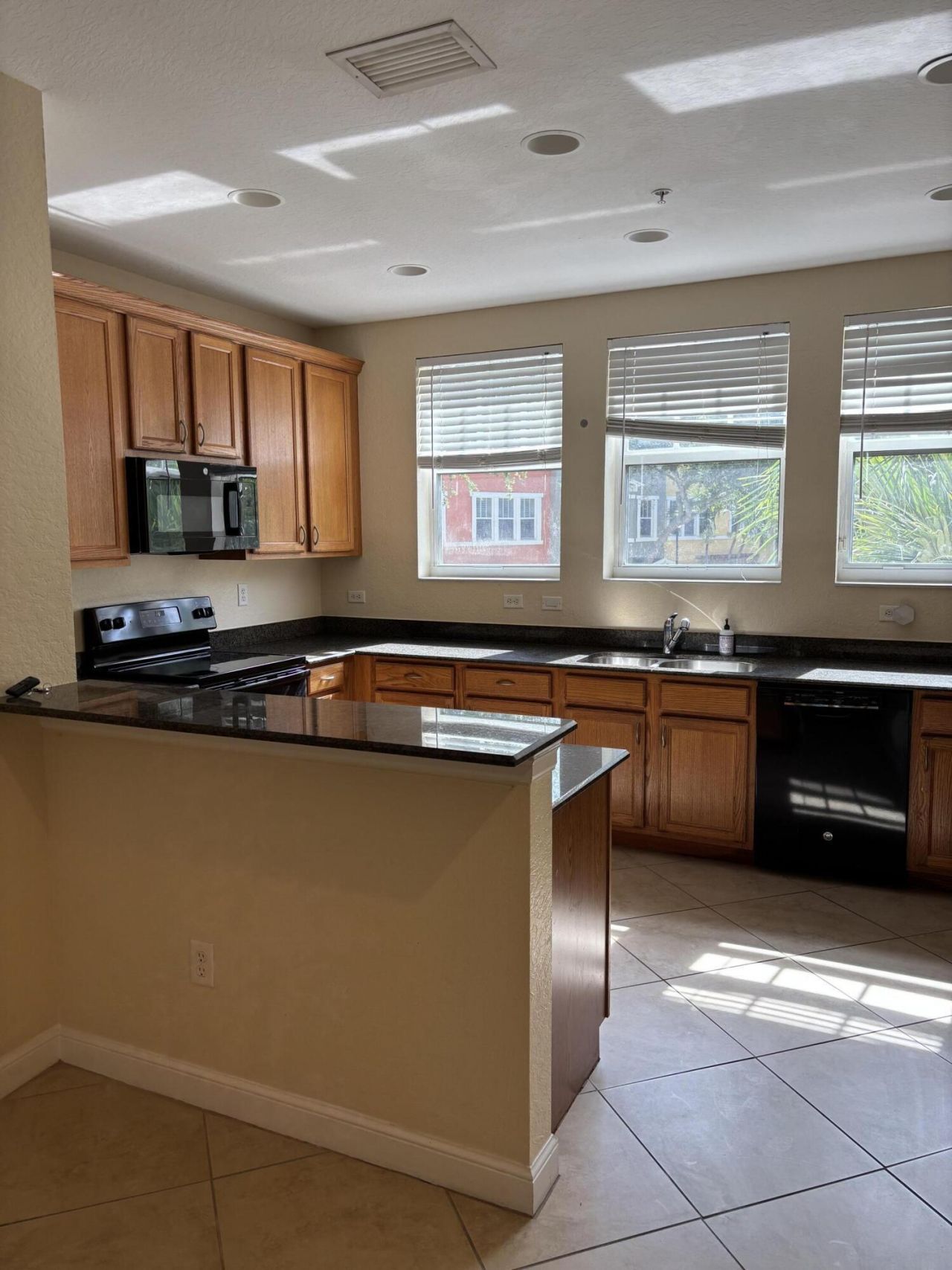 590 Amador Lane, Unit 5, West Palm Beach, FL 33401 Photo