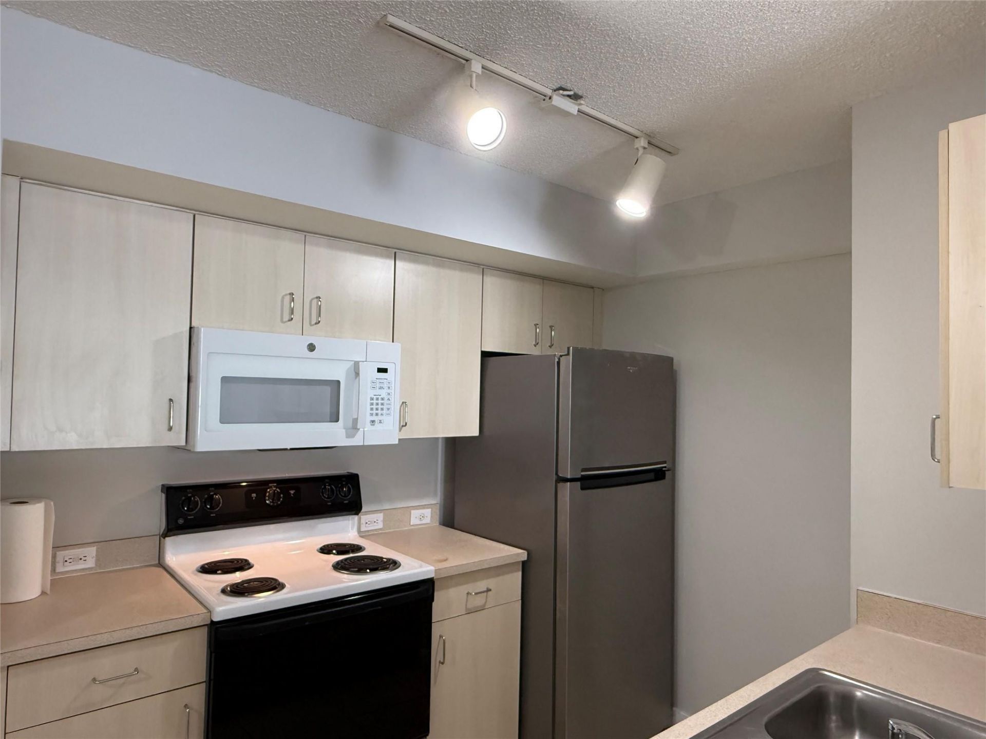 11165 SW 6th Street, Unit 204, Pembroke Pines, FL 33025 Photo