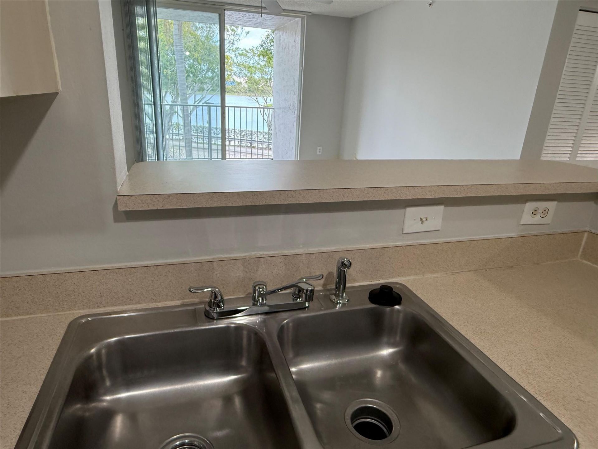 11165 SW 6th Street, Unit 204, Pembroke Pines, FL 33025 Photo