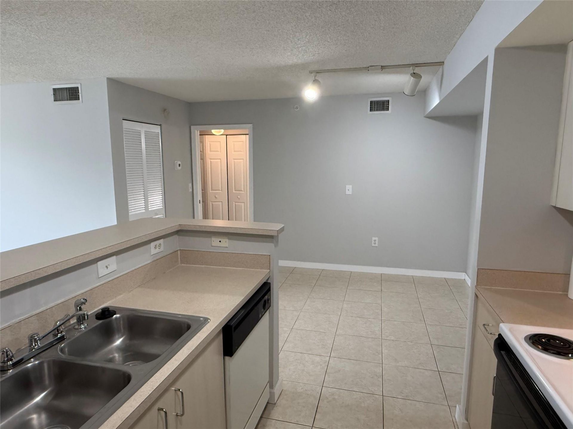 11165 SW 6th Street, Unit 204, Pembroke Pines, FL 33025 Photo