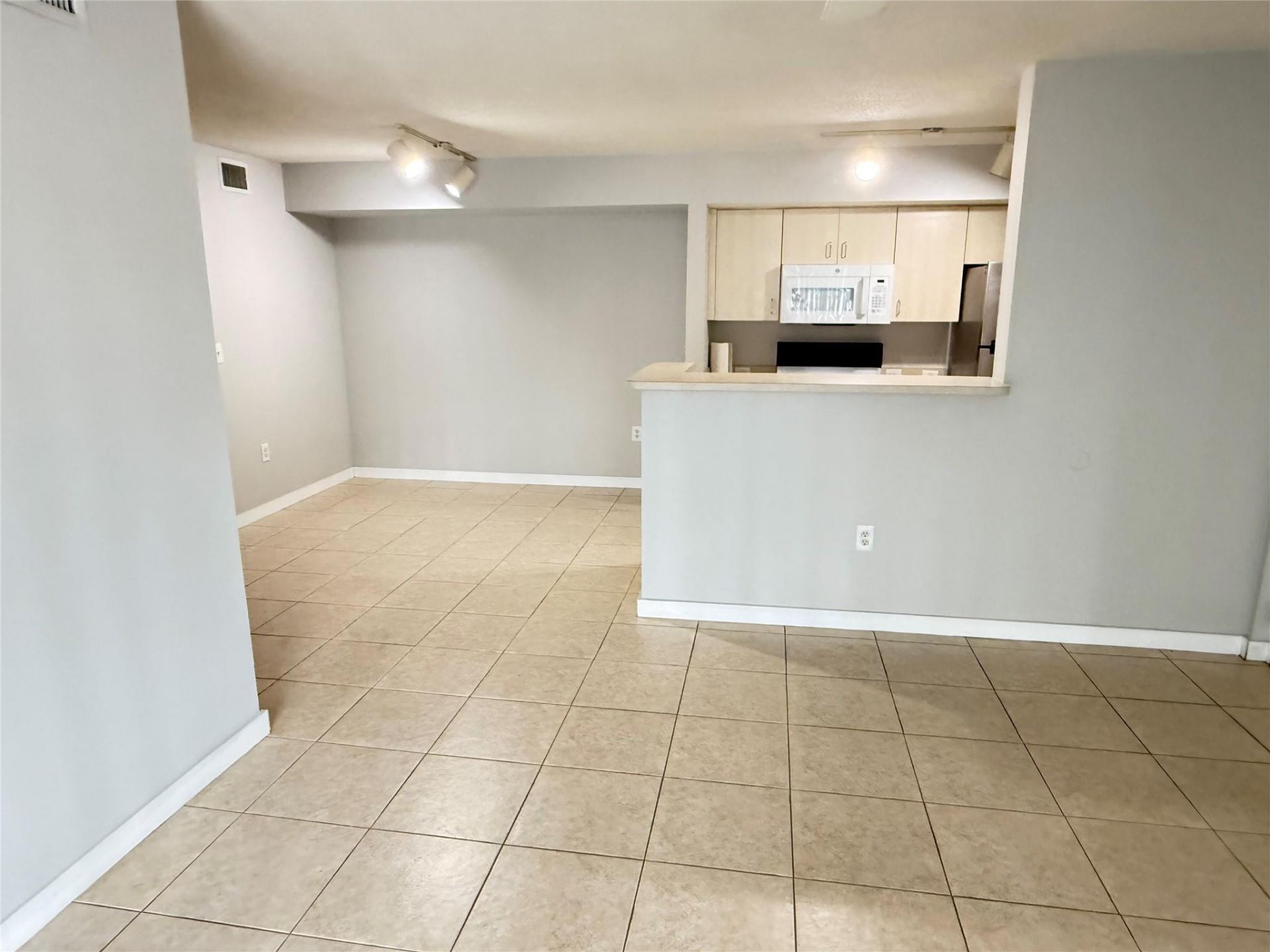 11165 SW 6th Street, Unit 204, Pembroke Pines, FL 33025 Photo