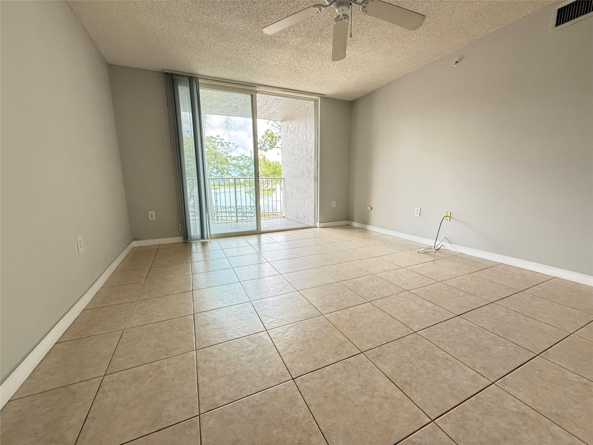 11165 SW 6th Street, Unit 204, Pembroke Pines, FL 33025 Photo