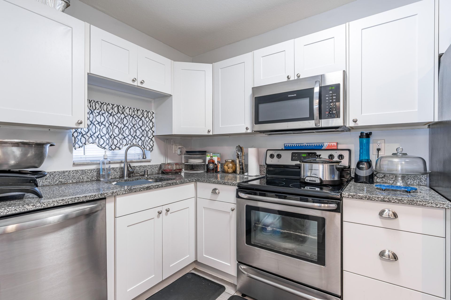8911 S Hollybrook Boulevard, Unit 306, Pembroke Pines, FL 33025 Photo