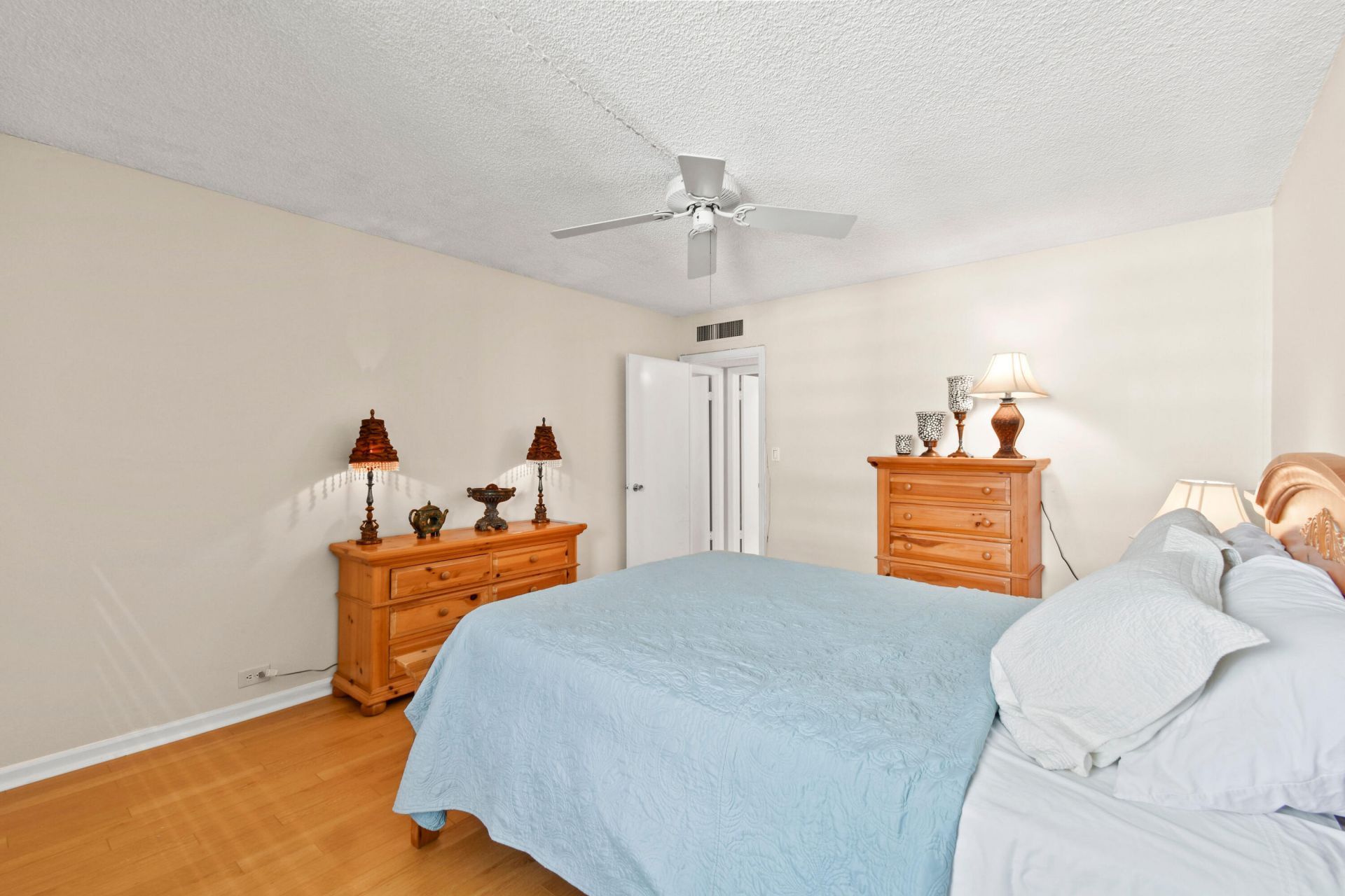 1200 Marine Way, Unit 601, North Palm Beach, FL 33408 Photo
