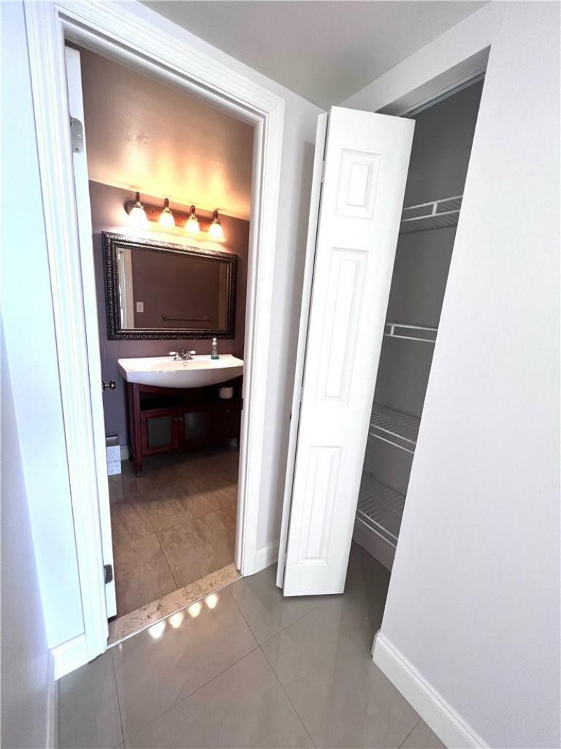 600 Three Islands Boulevard, Unit 1108, Hallandale Beach, FL 33009 Photo