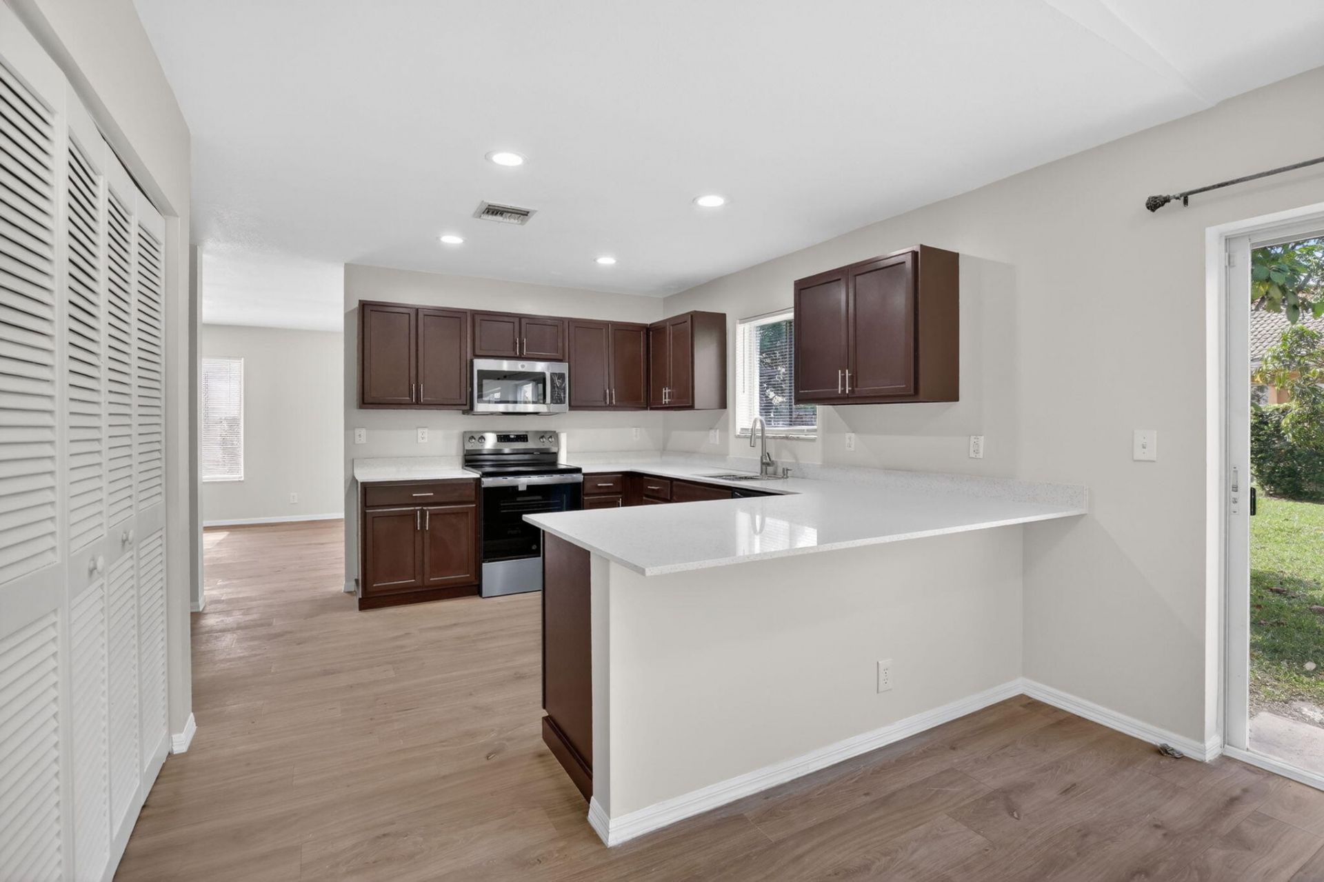 10772 SW 14th Place, Davie, FL 33324 Photo