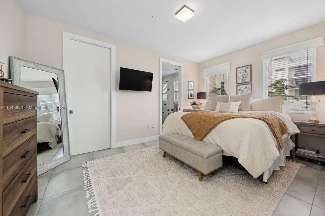 111 SE 2nd Street, Unit 201, Delray Beach, FL 33444 Photo