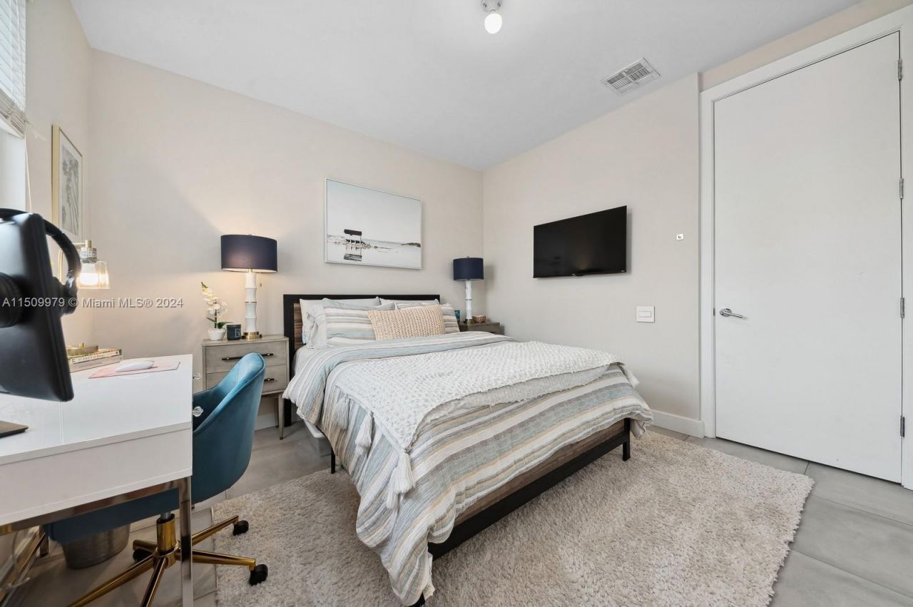 111 SE 2nd Street, Unit 201, Delray Beach, FL 33444 Photo