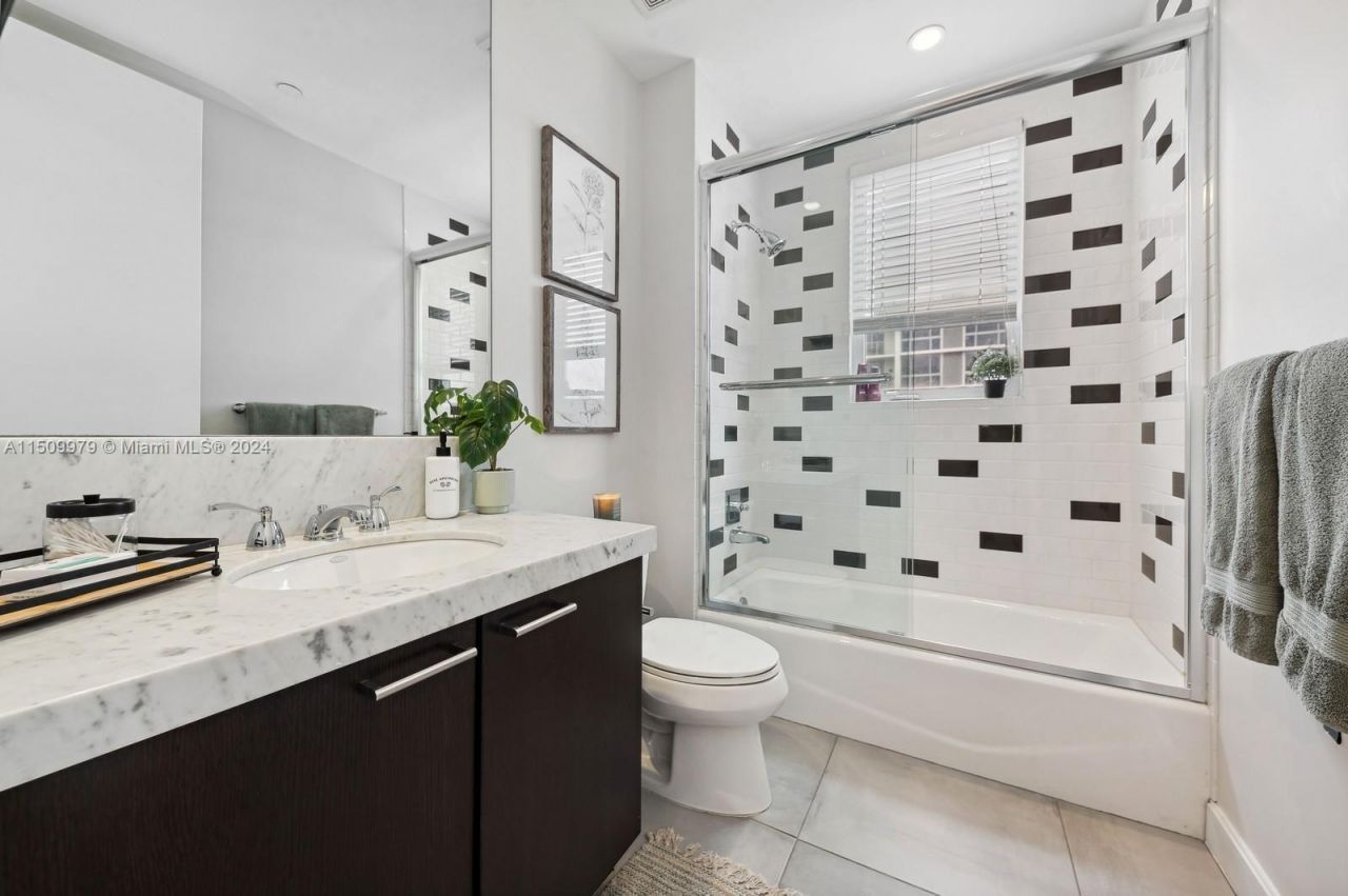 111 SE 2nd Street, Unit 201, Delray Beach, FL 33444 Photo
