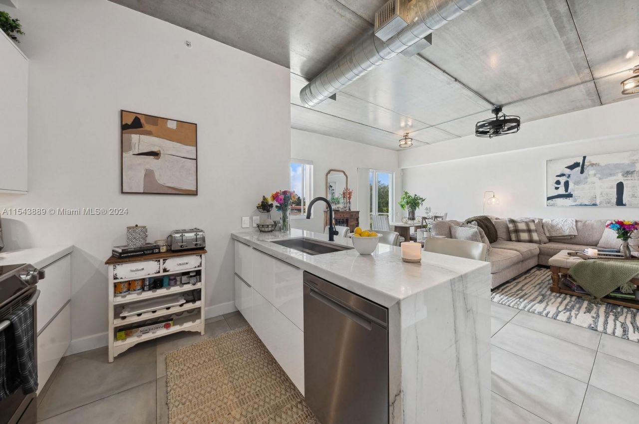 111 SE 2nd Street, Unit 201, Delray Beach, FL 33444 Photo