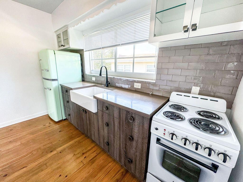 210 S Ocean Breeze, Lake Worth Beach, FL 33460 Photo