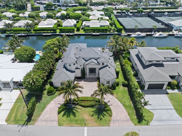 81 S Island Dr, Ocean Ridge, FL 33435