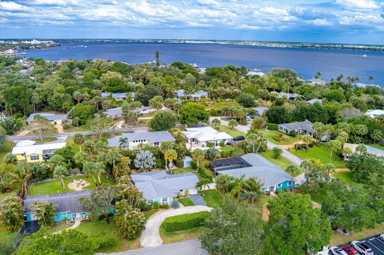 206 SE Wentworth Drive, Stuart, FL 34996 Photo