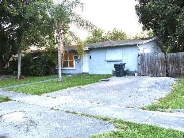 1920 N 65th Way, Hollywood, FL 33024