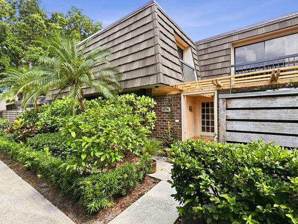 1608 16th Terrace, Palm Beach Gardens, FL 33418