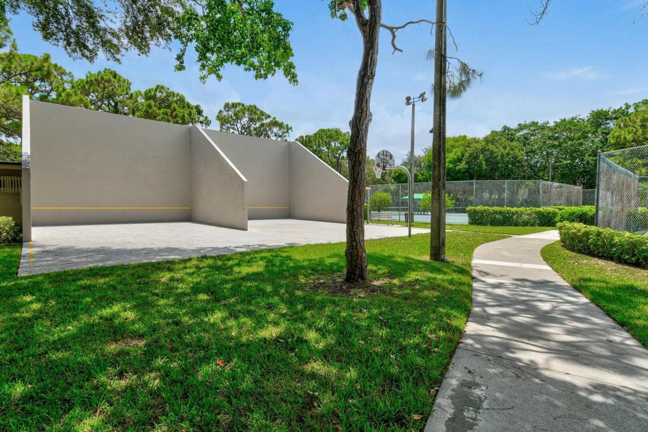 1608 16th Terrace, Palm Beach Gardens, FL 33418 Photo