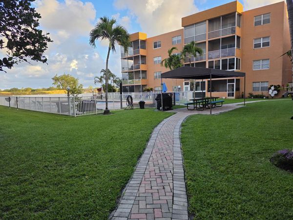 3048 E Sunrise Lakes Drive E, Unit 412, Sunrise, FL 33322