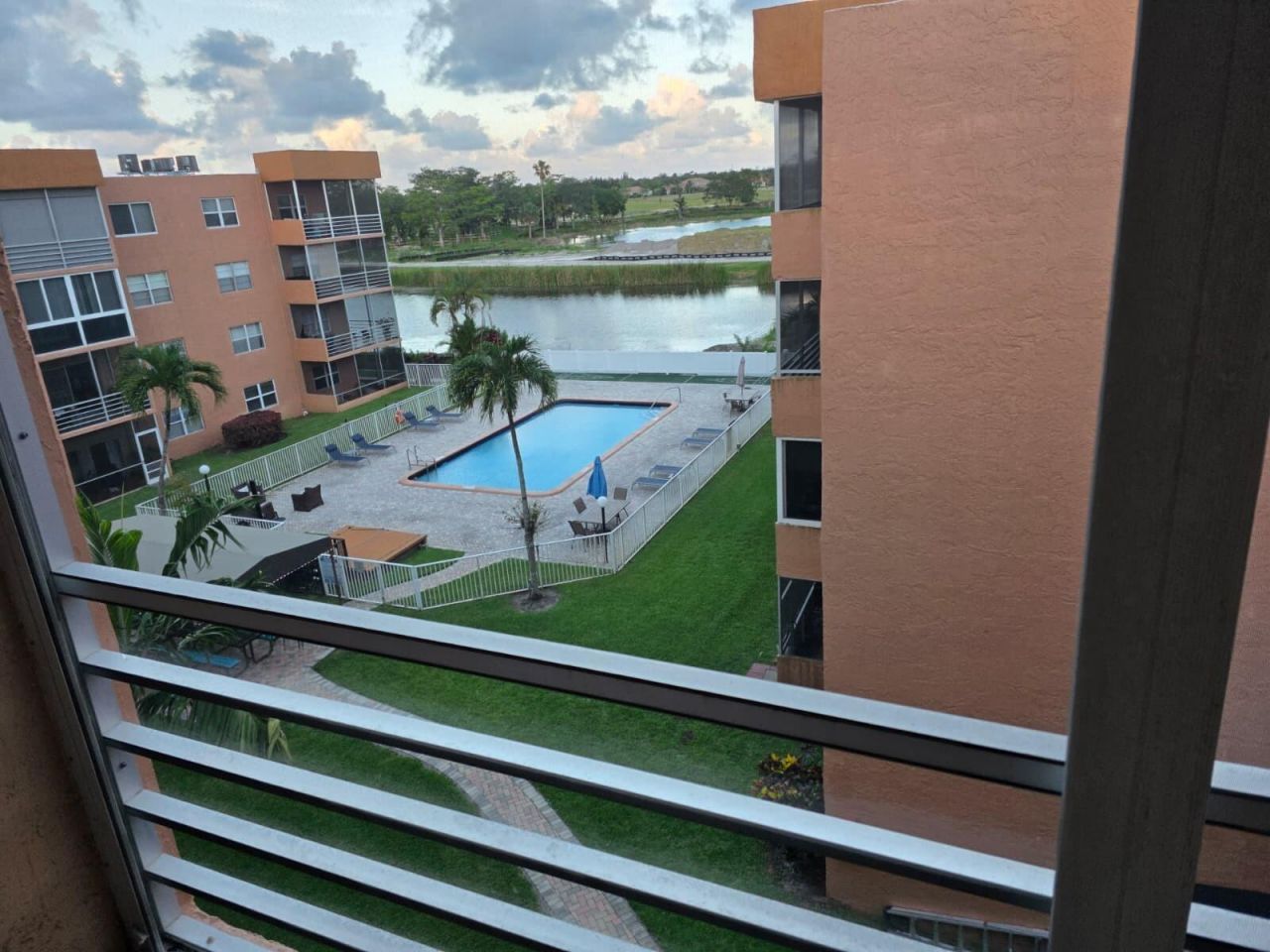 3048 E Sunrise Lakes Drive E, Unit 412, Sunrise, FL 33322 Photo