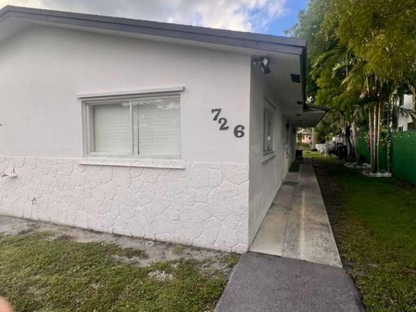 726 SW 7th Street, Unit 1-2, Hallandale Beach, FL 33009