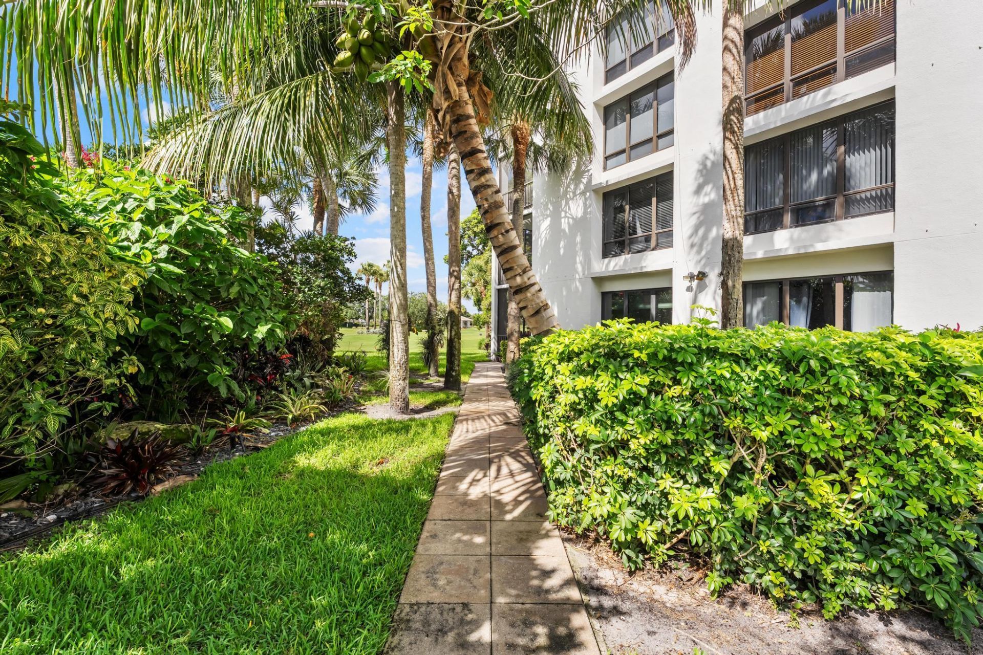 6895 Willow Wood Drive, Unit 1011, Boca Raton, FL 33434 Photo
