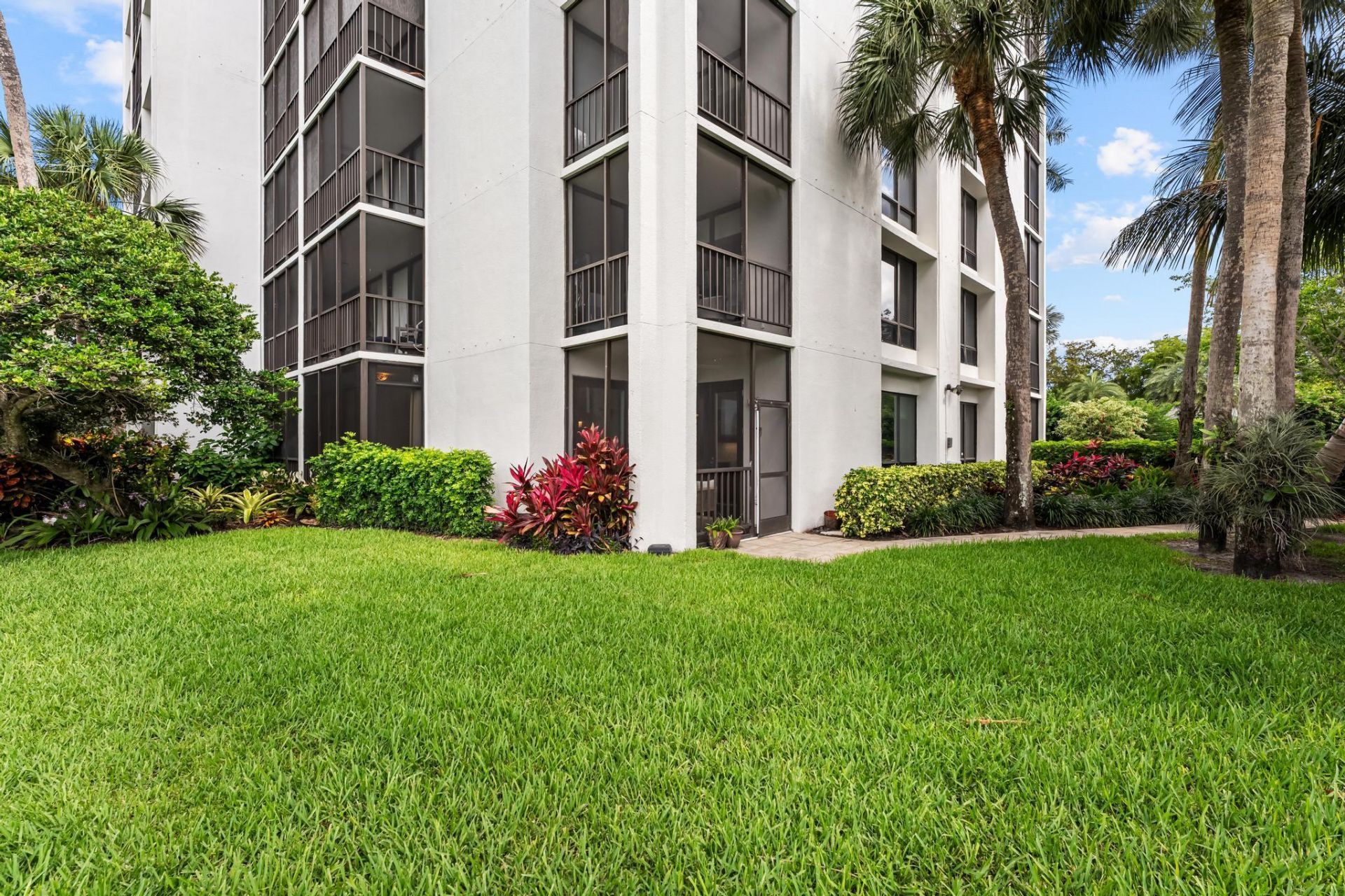 6895 Willow Wood Drive, Unit 1011, Boca Raton, FL 33434 Photo