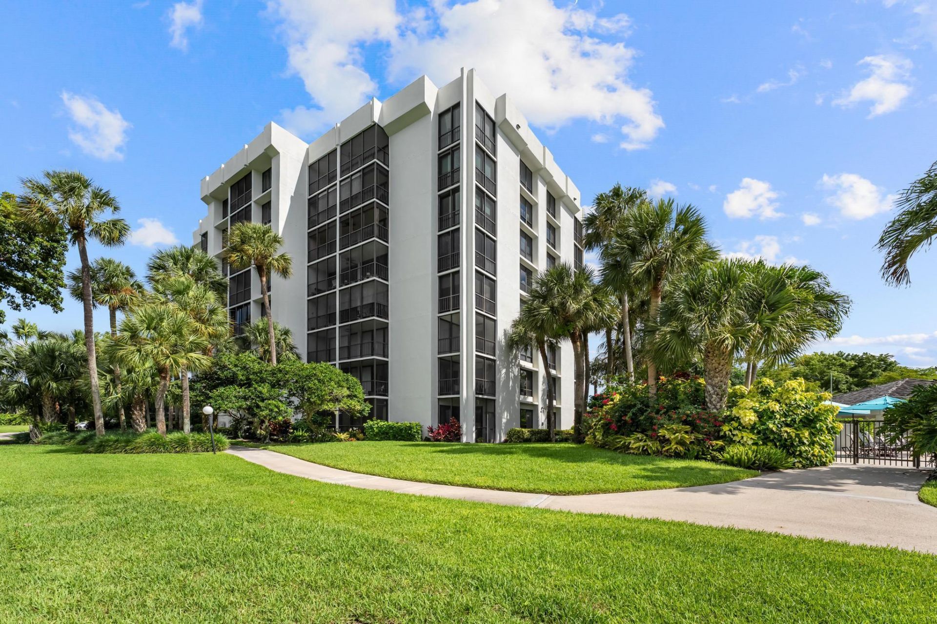 6895 Willow Wood Drive, Unit 1011, Boca Raton, FL 33434 Photo