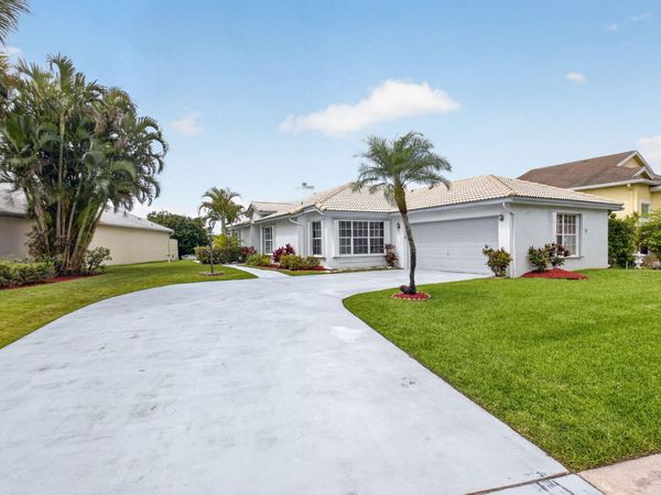 6413 Lansdowne Circle, Boynton Beach, FL 33472