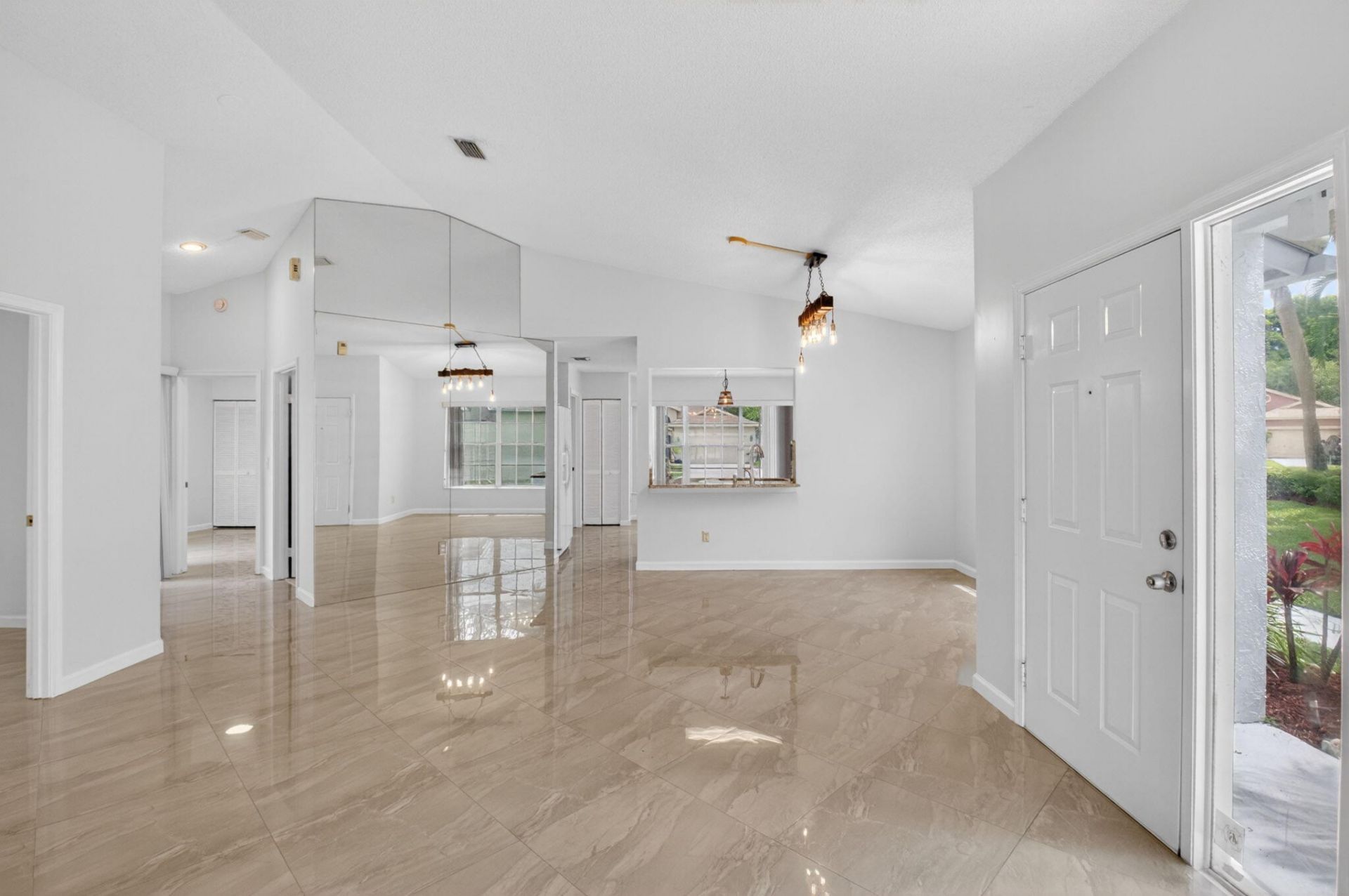 6413 Lansdowne Circle, Boynton Beach, FL 33472 Photo