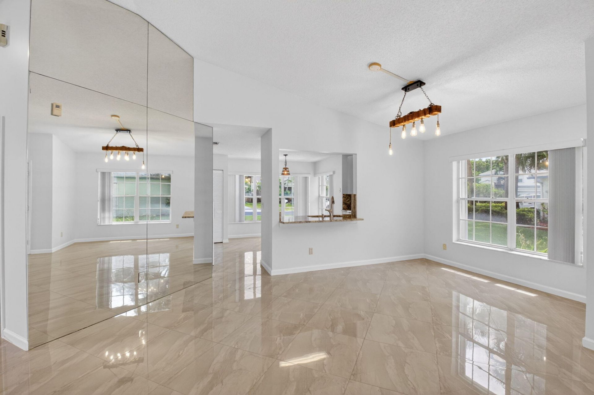 6413 Lansdowne Circle, Boynton Beach, FL 33472 Photo