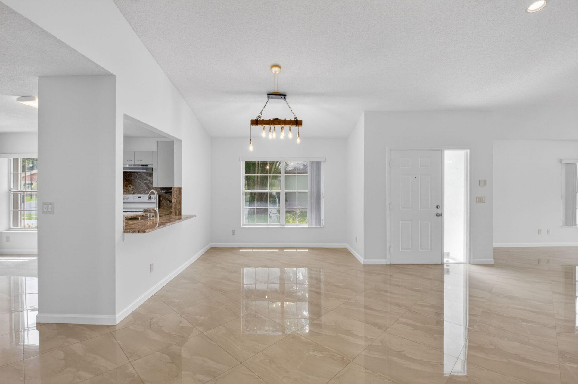 6413 Lansdowne Circle, Boynton Beach, FL 33472 Photo