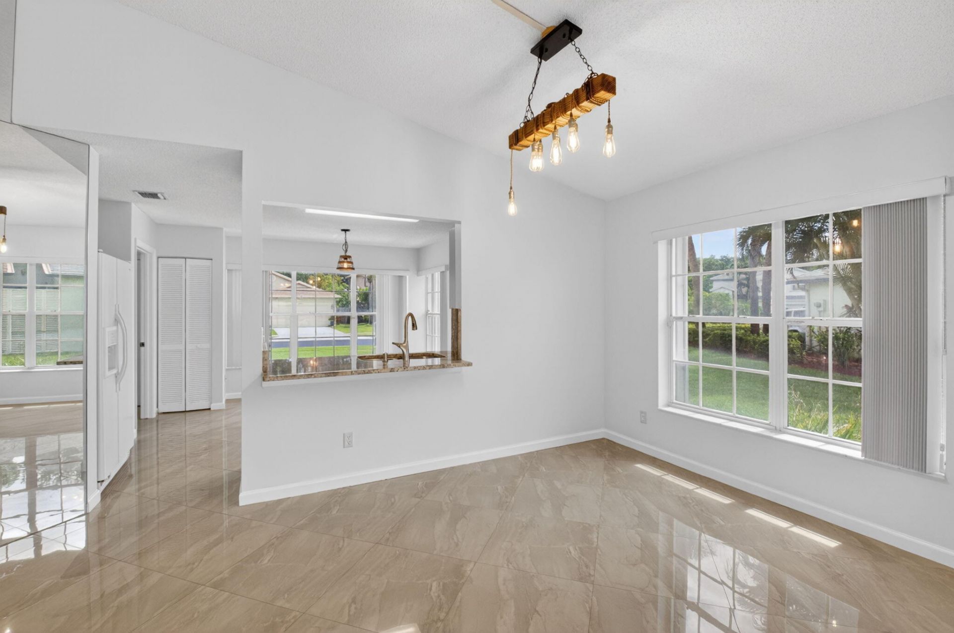 6413 Lansdowne Circle, Boynton Beach, FL 33472 Photo