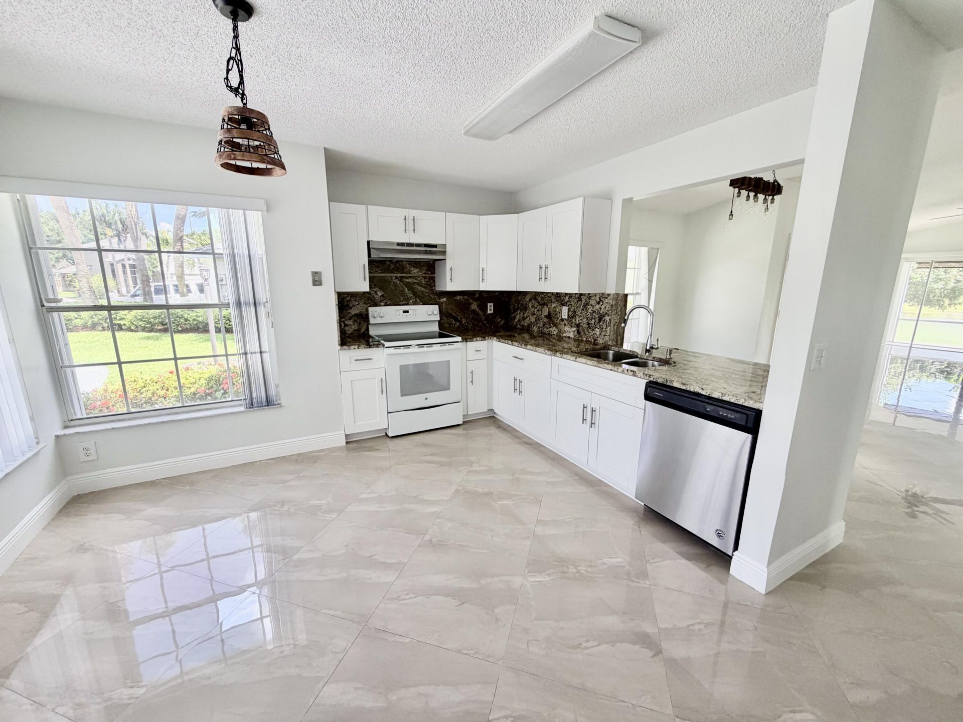 6413 Lansdowne Circle, Boynton Beach, FL 33472 Photo