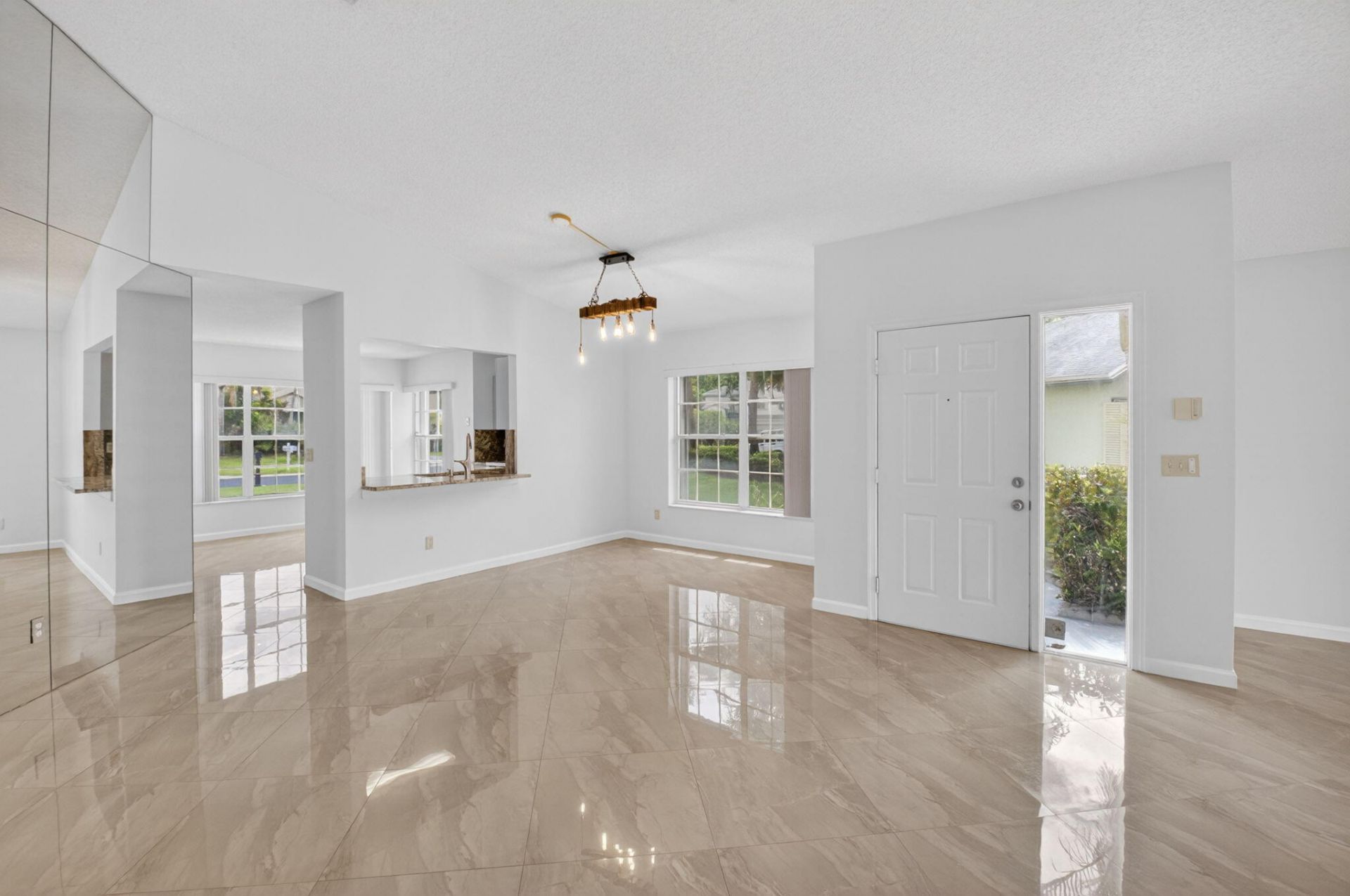 6413 Lansdowne Circle, Boynton Beach, FL 33472 Photo