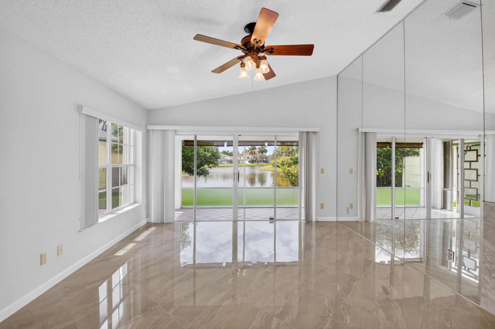 6413 Lansdowne Circle, Boynton Beach, FL 33472 Photo