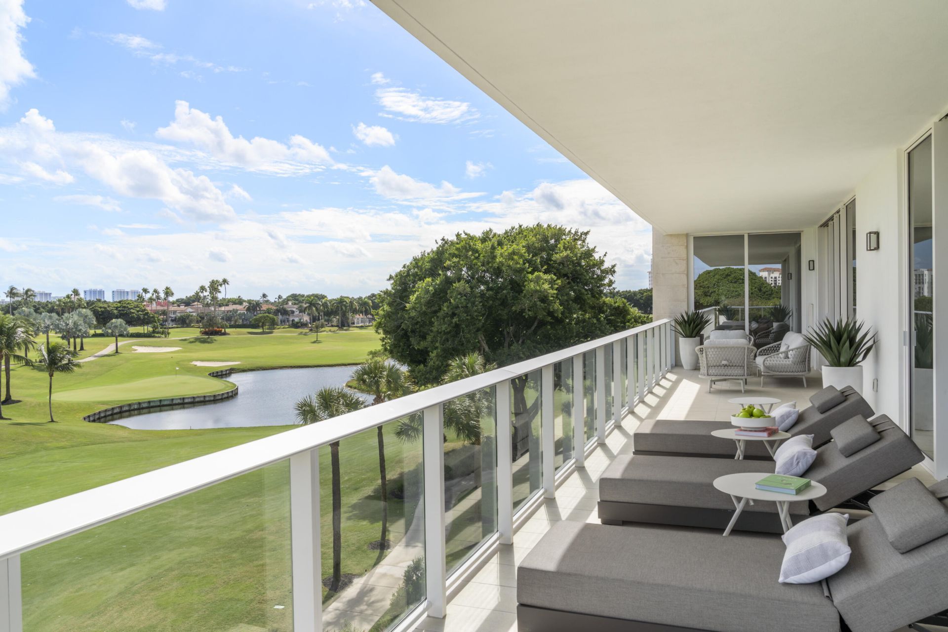 220 SE Mizner Boulevard, Unit 323, Boca Raton, FL 33432 Photo