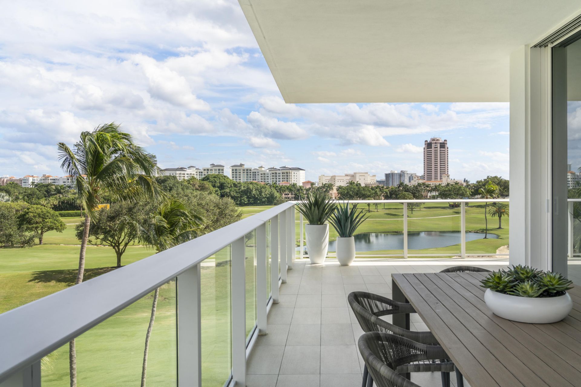 220 SE Mizner Boulevard, Unit 323, Boca Raton, FL 33432 Photo