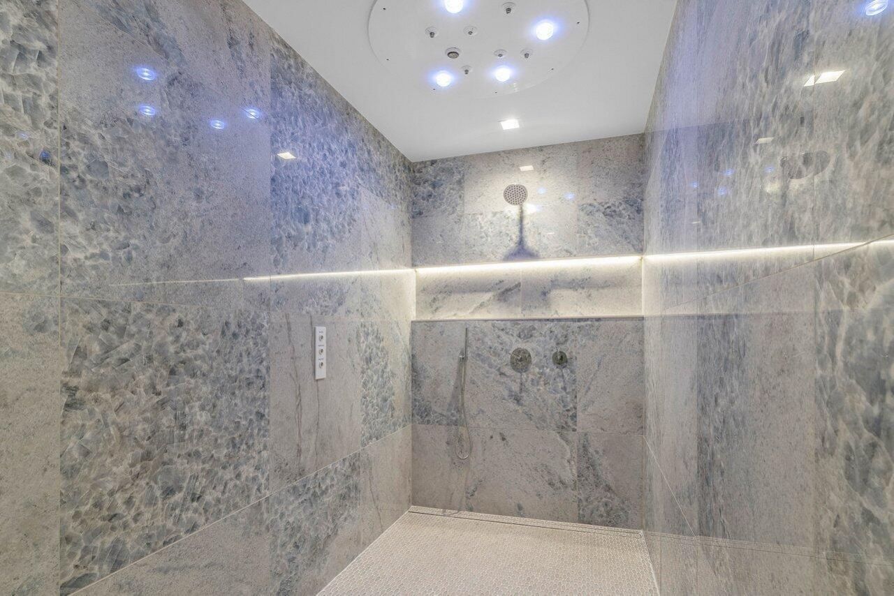 220 SE Mizner Boulevard, Unit 323, Boca Raton, FL 33432 Photo