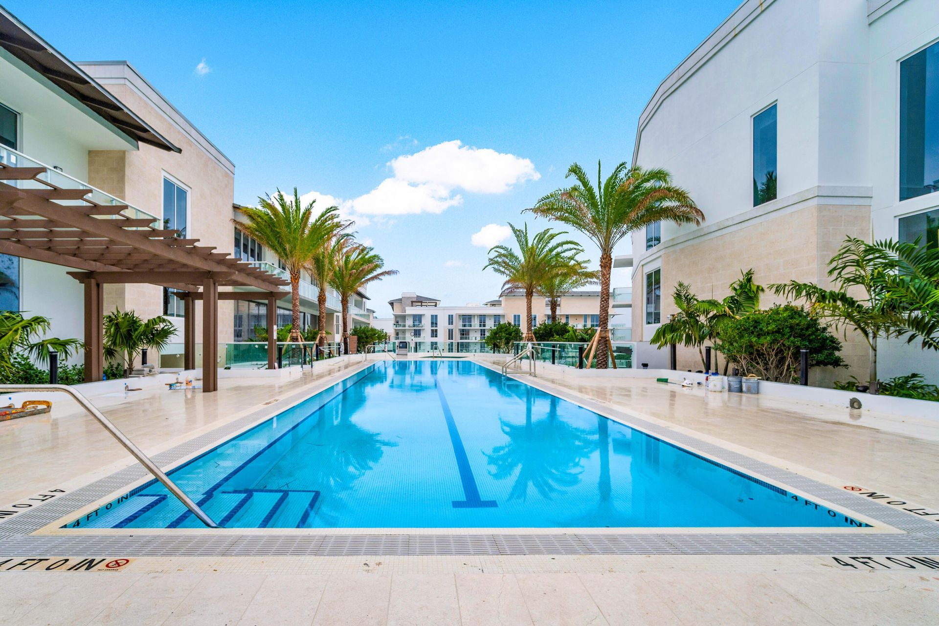 220 SE Mizner Boulevard, Unit 323, Boca Raton, FL 33432 Photo