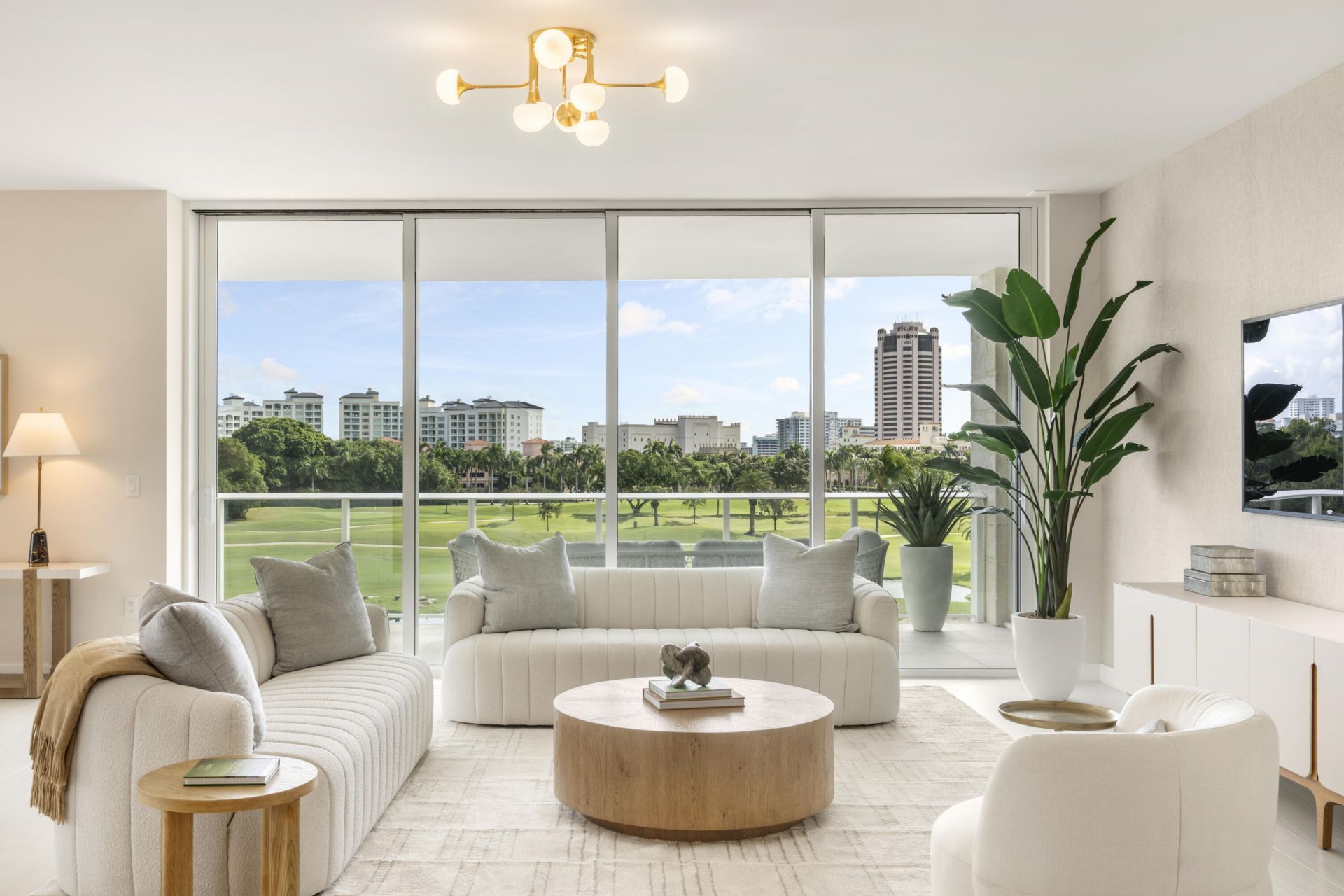 220 SE Mizner Boulevard, Unit 323, Boca Raton, FL 33432 Photo