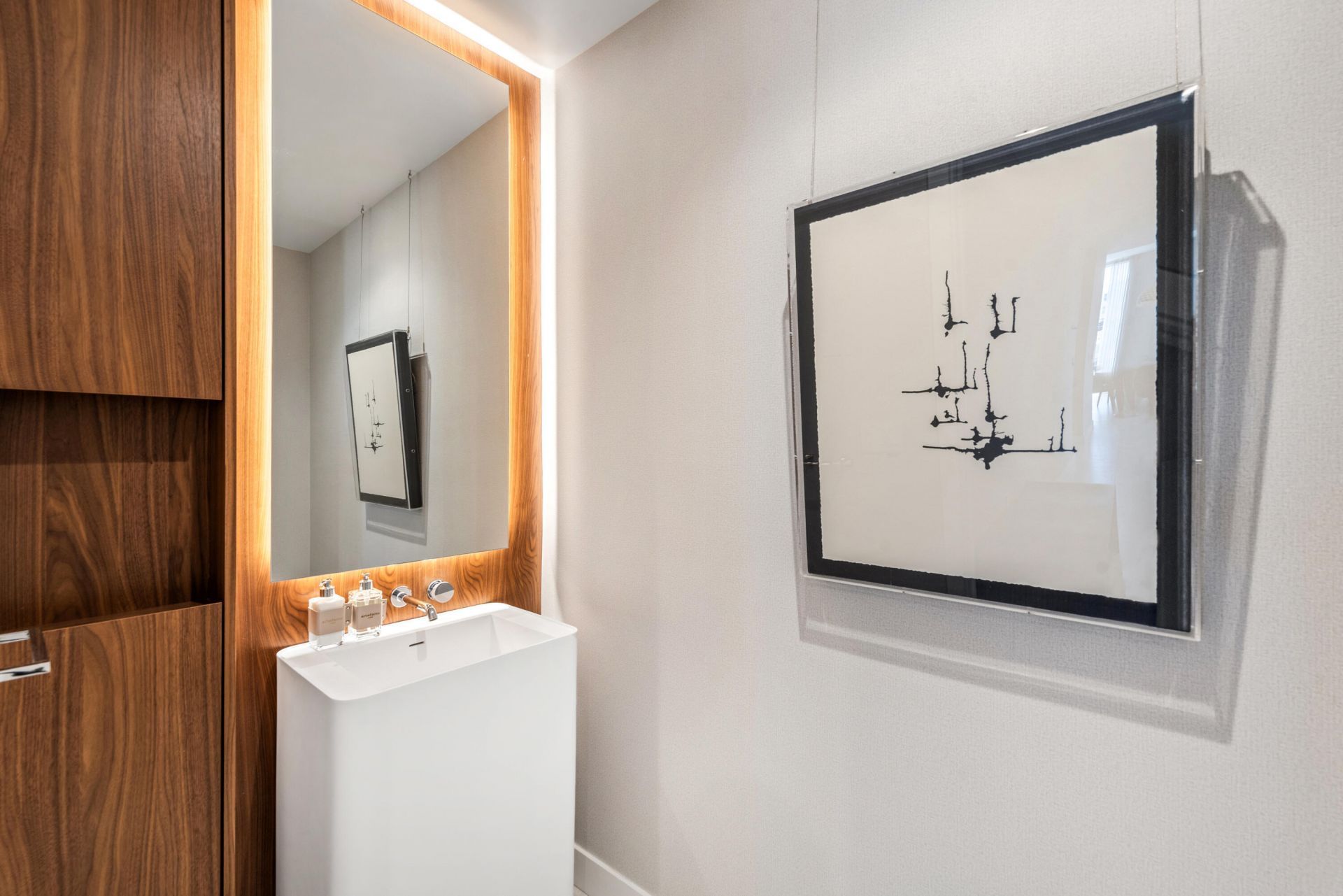 220 SE Mizner Boulevard, Unit 323, Boca Raton, FL 33432 Photo